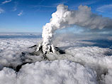 Число жертв извержения вулкана в Японии может превысить 30 человек