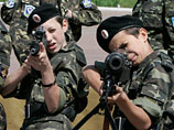 В украинских школах из-за сложной обстановки в стране вводят курсы военной подготовки 