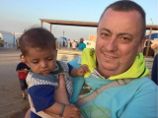 47-летний бывший таксист, родом из города Эклс (Большой Манчестер), был захвачен боевиками ИГ в декабре прошлого года, когда в качестве волонтера перевозил гуманитарную помощь в Сирии