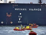 В субботу голландское отделение Greenpeace сообщило, что судно Arctic Sunrise после ремонта в порту Амстердама вышло навстречу танкеру "Михаил Ульянов", который должен прибыть в Роттердам