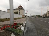 Власти Чечни выплатят семьям погибших во время взрыва в Грозном полицейских компенсации в размере 1 миллиона рублей из внебюджетных средств. Финансирование выделил региональный общественный фонд имени Ахмата Кадырова Власти Чечни выплатят семьям погибших во время взрыва в Грозном полицейских компенсации в размере 1 миллиона рублей из внебюджетных средств. Финансирование выделил региональный общественный фонд имени Ахмата Кадырова