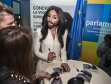 Бородатый трансвестит Кончита Вурст выступил перед Европарламентом, призвав к толерантности
