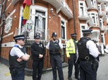 Основатель WikiLeaks собирается запустить собственную марку одежды и аксессуаров Основатель WikiLeaks собирается запустить собственную марку одежды и аксессуаров