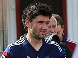 Юрий Жирков, также претендующий на награду, отличился в матче группового раунда Лиги чемпионов 2006/07 года с немецким "Гамбургом"