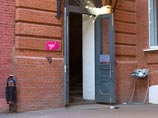 Арендодатели ссылаются на то, что 16 ноября на третьем этаже, где располагается телеканал, начнется ремонт. Ранее "Дождь" планировал переехать из офиса в "Красном Октябре" в январе 2015 года Арендодатели ссылаются на то, что 16 ноября на третьем этаже, где располагается телеканал, начнется ремонт. Ранее "Дождь" планировал переехать из офиса в "Красном Октябре" в январе 2015 года