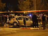 В Иерусалиме араб на автомобиле въехал в толпу людей на остановке. В результате три человека получили тяжелые травмы в том числе - трехмесячный ребенок, который вскоре скончался
