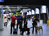 Бельгийские полицейские обещали, что два часа будут "с пристрастием" проверять пассажиров в аэропорту Брюсселя