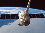 Американский грузовой космический корабль " Dragon отстыковался от Международной космической станции и возвращается на Землю