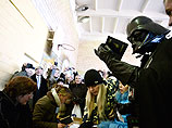 Дарту Вейдеру в Киеве не дали проголосовать - отказался снять маску