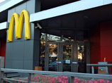 Число сторонников закрытия всех заведений McDonald's в России практически не изменилось за последние полгода - в ходе апрельского опроса таковых было 47%, а в октябре - 49%, говорится в пресс-релизе