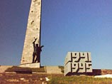 Кобзон дал концерт на Донбассе, спев хором с лидером сепаратистов Кобзон дал концерт на Донбассе, спев хором с лидером сепаратистов