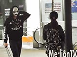 Хеллоуин приближается: полиция Сингапура не оценила шутки с ВИДЕО, в котором маньяк с тесаком нападает на прохожих