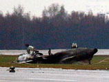 В ночь с 20 на 21 октября в московском аэропорту Внуково разбился, столкнувшись со снегоуборочной машиной, и полностью сгорел легкомоторный самолет Falcon 50