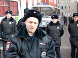 Полиция задержала медработников, которые устроили акцию протеста возле мэрии Москвы Полиция задержала медработников, которые устроили акцию протеста возле мэрии Москвы
