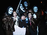 Китайские власти в целях предотвращения паники и нарушений общественного порядка запретили людям, наряженным в карнавальные костюмы для Хэллоуина, который отмечается в пятницу, появляться в метро Пекина