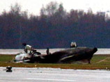 21 октября самолет Falcon при взлете, набрав скорость 248 километров в час, столкнулся со снегоуборочной машиной, после чего рухнул на землю и загорелся