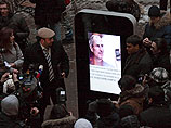 инсталляция в виде двухметрового iPhone4 была установлена во дворе технопарка петербургского Научно-исследовательского университета информационных технологий, механики и оптики (НИУ ИТМО) инсталляция в виде двухметрового iPhone4 была установлена во дворе технопарка петербургского Научно-исследовательского университета информационных технологий, механики и оптики (НИУ ИТМО)