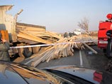 По предварительным данным, виновником ДТП мог стать водитель грузовика МАЗ, выехавший на полосу встречного движения По предварительным данным, виновником ДТП мог стать водитель грузовика МАЗ, выехавший на полосу встречного движения