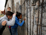 Германия готовится отметить 25-летие падения Берлинской стены грандиозной инсталляцией и   концертами