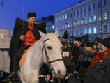 Начало акции в столице было ознаменовано скандалом, поскольку полицейские хотели запретить депутату Госдумы Валерию Рашкину, прославившемуся неоднозначными заявлениями, скакать по центру Москвы верхом на коне