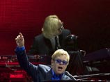 Элтон Джон на концерте в Петербурге выступил с осуждением гомофобии в России