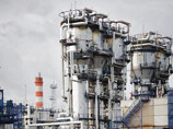 В то же время "Газпром нефть", владеющая "Московским нефтеперерабатывающим заводом" в Капотне, который в МЧС и Росприроднадзоре ранее назвали предполагаемым виновником выброса токсинов в атмосферу в указанные дни, упорно отрицает причастность МНПЗ 
