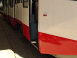 Кузова недостроенных трамваев с завода-банкрота в Петербурге продаются на Avito