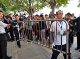 В центре Гонконга начался разбор баррикад в связи с решением суда