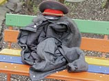 В Чувашии бдительные граждане разоблачили бомжа в "полицейском", требовавшем с граждан мелочь В Чувашии бдительные граждане разоблачили бомжа в "полицейском", требовавшем с граждан мелочь
