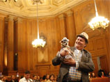 Впервые в истории американского города Сан-Франциско мэром стала собака. Срок полномочий чихуахуа по кличке Фрида составляет 24 часа