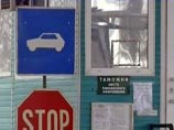 За прошедшую неделю границу с Донецкой и Луганской областями, контролируемыми сепаратистами, пересекали 6874 человек в день. Среди них были и люди, одетые в военную форму За прошедшую неделю границу с Донецкой и Луганской областями, контролируемыми сепаратистами, пересекали 6874 человек в день. Среди них были и люди, одетые в военную форму