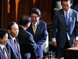 Решение о роспуске палаты представителей премьер-министр Японии Синдзо Абэ принял для того, чтобы на выборах получить мандат доверия на проведение своей экономической и финансовой политики