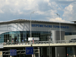 Пассажирский самолет, вылетевший из Москвы в Нижневартовск, был вынужден вернуться в аэропорт Шереметьево вскоре после вылета из-за того, что одна из пассажирок на борту почувствовала себя плохо