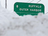 За несколько дней снежной бури Буффало засыпало более чем двухметровым слоем снега, погибли 12 человек