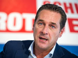 Ультраправый австрийский политик Хайнц-Кристиан Штрахе, накануне переизбранный своими единомышленниками на пост лидера "Свободной партии Австрии", призвал противостоять "нарастающим исламистским тенденциям" в стране, начиная с детских садов