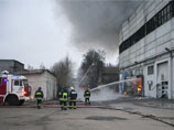 Сначала загорелся экспериментальный завод на Перовской улице в районе станций метро "Шоссе Энтузиастов" и "Перово" на востоке столицы