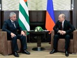 Владимир Путин и Рауль Хаджимба, Сочи, 24 ноября 2014 года Владимир Путин и Рауль Хаджимба, Сочи, 24 ноября 2014 года
