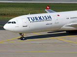 Турецкая авиакомпания уволила стюардессу за чрезмерную сексуальность
