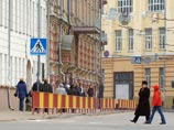 Их в 2015 году обяжут носить вне населенных пунктов одежду со световозвращающими элементами, делающую людей более заметными на трассах. А водителям придется освоить новые правила проезда пешеходных переходов Их в 2015 году обяжут носить вне населенных пунктов одежду со световозвращающими элементами, делающую людей более заметными на трассах. А водителям придется освоить новые правила проезда пешеходных переходов