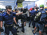 Occupy Central в Гонконге перешел от мирных протестов к открытому насилию, британским парламентариям запретили вмешиваться Occupy Central в Гонконге перешел от мирных протестов к открытому насилию, британским парламентариям запретили вмешиваться