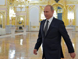 Путин шел к подиуму энергично и подчеркнуто подтянуто, при этом он размахивал руками при ходьбе, чего он обычно не делает, - рассказывает эксперт. - Таким образом он хотел показать свою силу, динамику и открытость