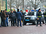 В Запорожье милиция задержала автомобиль с вооруженными людьми, которые обстреляли здание Горсовета
