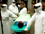 Борьба с распространением эпидемии лихорадки Эбола пока не принесла желаемых результатов - количество людей, умерших от инфекции достигло 6388, а еще 17942 человека попали в число инфицированных