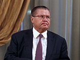 Ранее глава Минэкономразвития Алексей Улюкаев напомнил, что все участники валютного рынка занимаются спекуляциями и открывают валютные позиции для того, чтобы заработать деньги Ранее глава Минэкономразвития Алексей Улюкаев напомнил, что все участники валютного рынка занимаются спекуляциями и открывают валютные позиции для того, чтобы заработать деньги