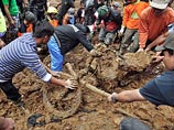На месте схода оползня в Индонезии нашли тела уже 24 погибших