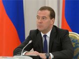 Угроза социально-экономического коллапса Украины - не выдумки "кремлевских" или каких-либо других политтехнологов и ей предстоит пережить "вторые 90-е". Об этом заявил премьер-министр РФ Дмитрий Медведев