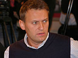 Оппозиционер Алексей Навальный считает надуманными и политически мотивированными обвинения его и брата Олега в хищении и легализации средств компании Yves Rocher