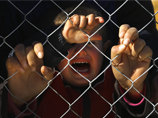 По словам заместителя генерального секретаря всемирной организации по гуманитарным вопросам Валери Амос, "поступили сообщения о том, что 350 детей, ряду которых едва исполнилось пять лет, проходили боевую подготовку в лагере в Ракке"