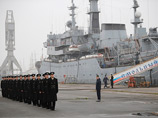По данным издания Ouest France, россияне поднимутся на борт своего тренировочного корабля "Смольный" до 25 декабря. Как сообщается, этот отъезд будет окончательным