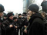 Полиция задержала людей, пришедших к Центру международной торговли задать вопросы Путину